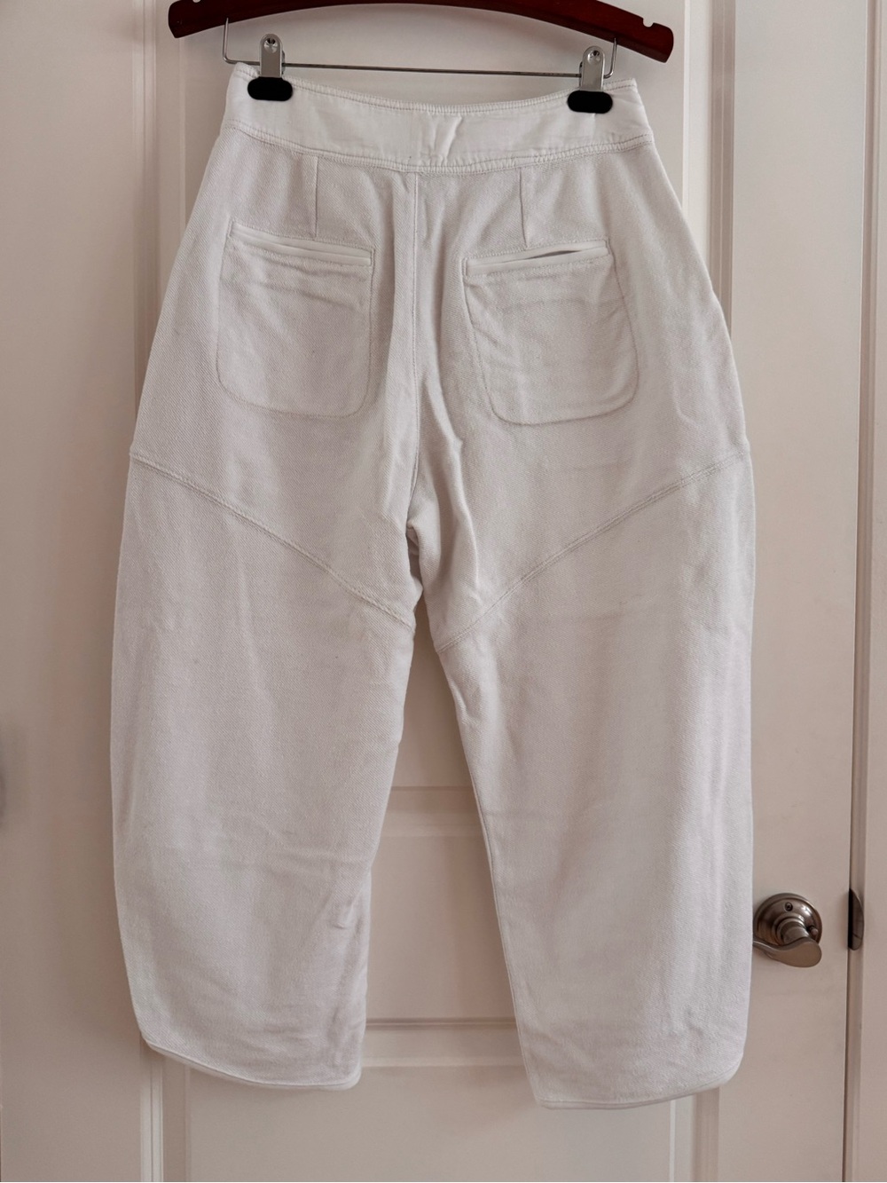 FP Movement Timko High-Waist slight barrel leg Pants in optic white - Picture 15 of 16